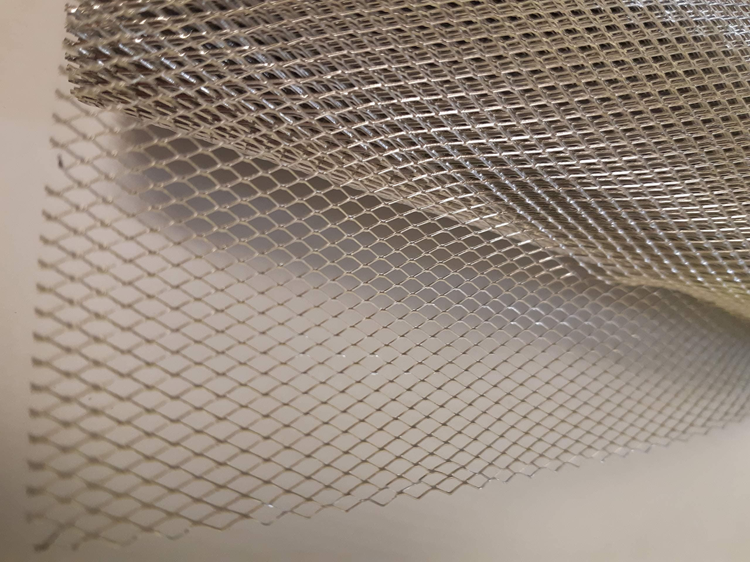 Silver Aluminium Modelling Mesh Wire Medium 500mm x 3mtrs (0.5 x 3mtrs) (751)