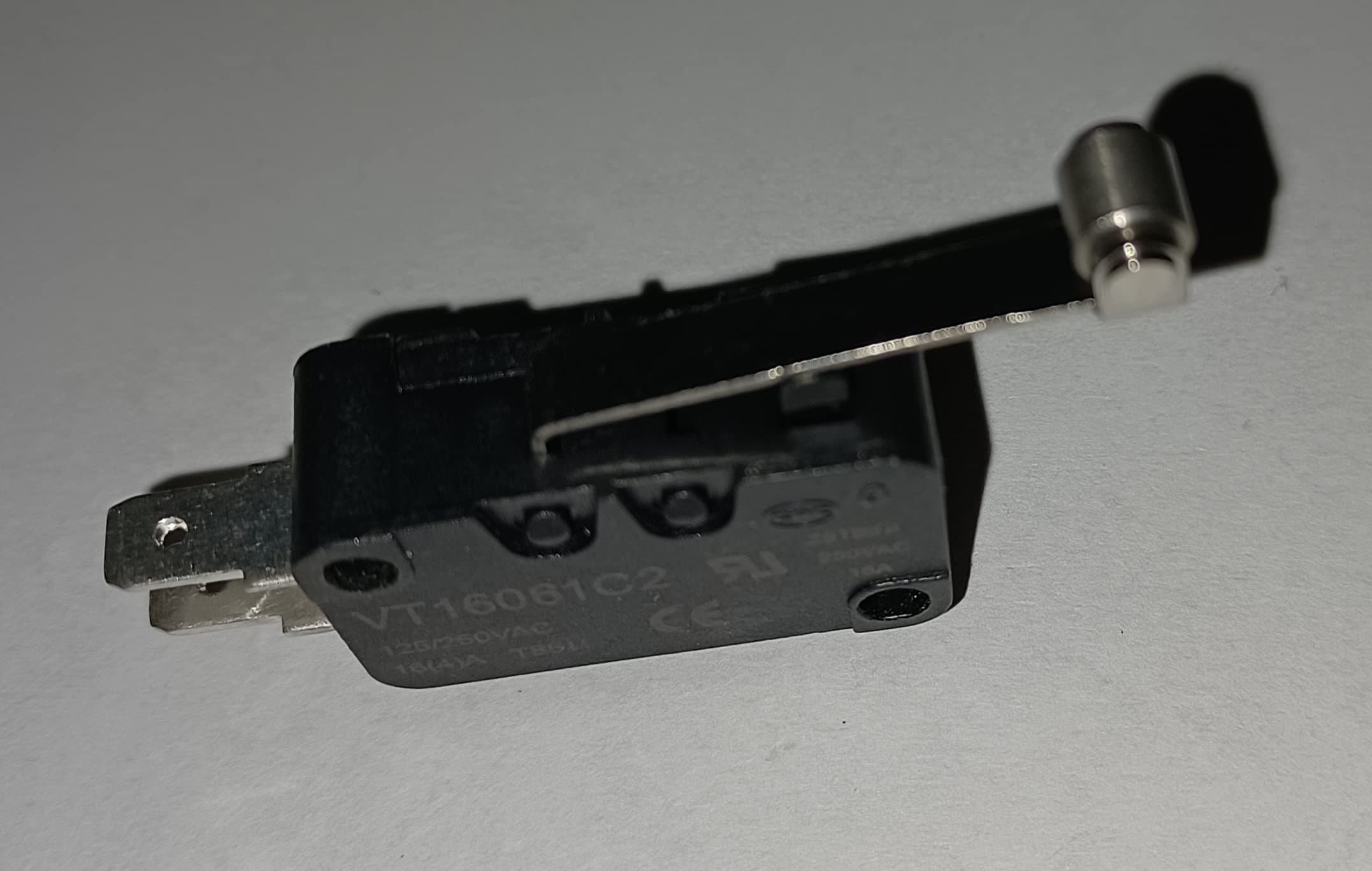 CBK Supply - VT16061C2 Highly Roller actuated snap Action 15 Amp 250 Vac Limit Safety Switch