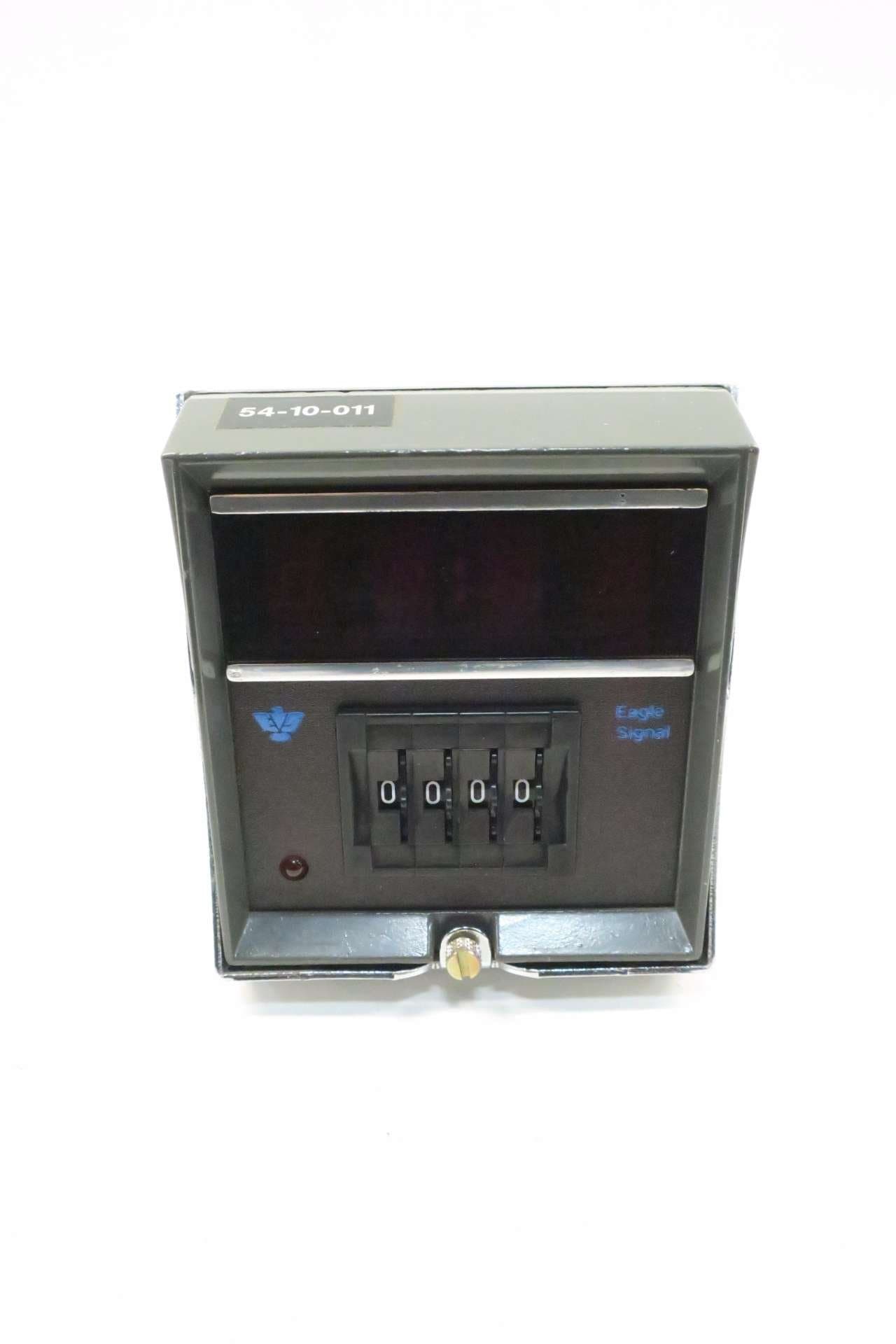 NEW EAGLE SIGNAL CT531A6 DIGITAL LED TIMER 120V-AC 240V-AC 7A AMP D543752