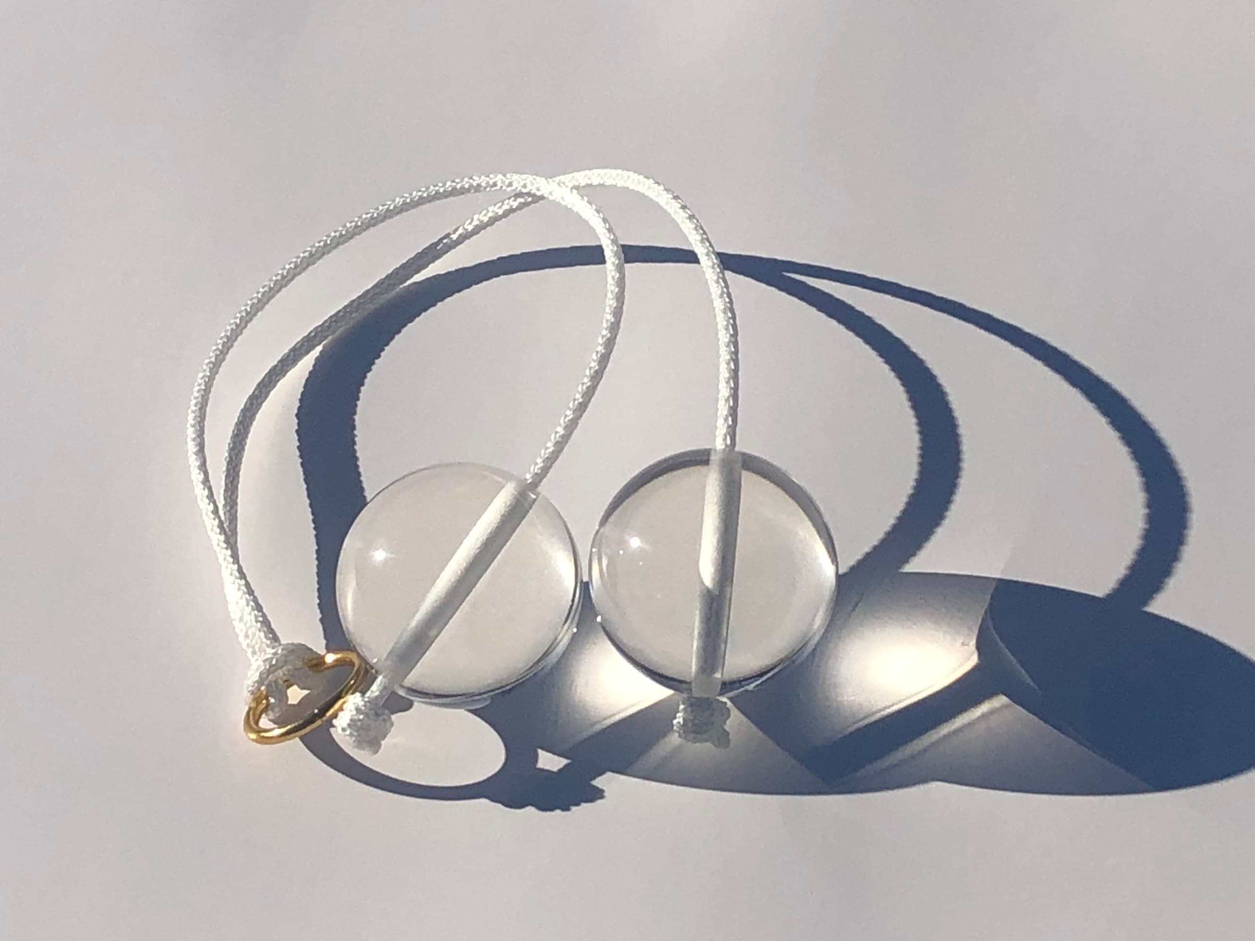 Ceyda Clackers Click Clacks Klackers Toy Acrylic Balls On a String Rope Popper Knockers Whackers Kabangers Whakkos Noise Maker Toy (Clear Crystal)