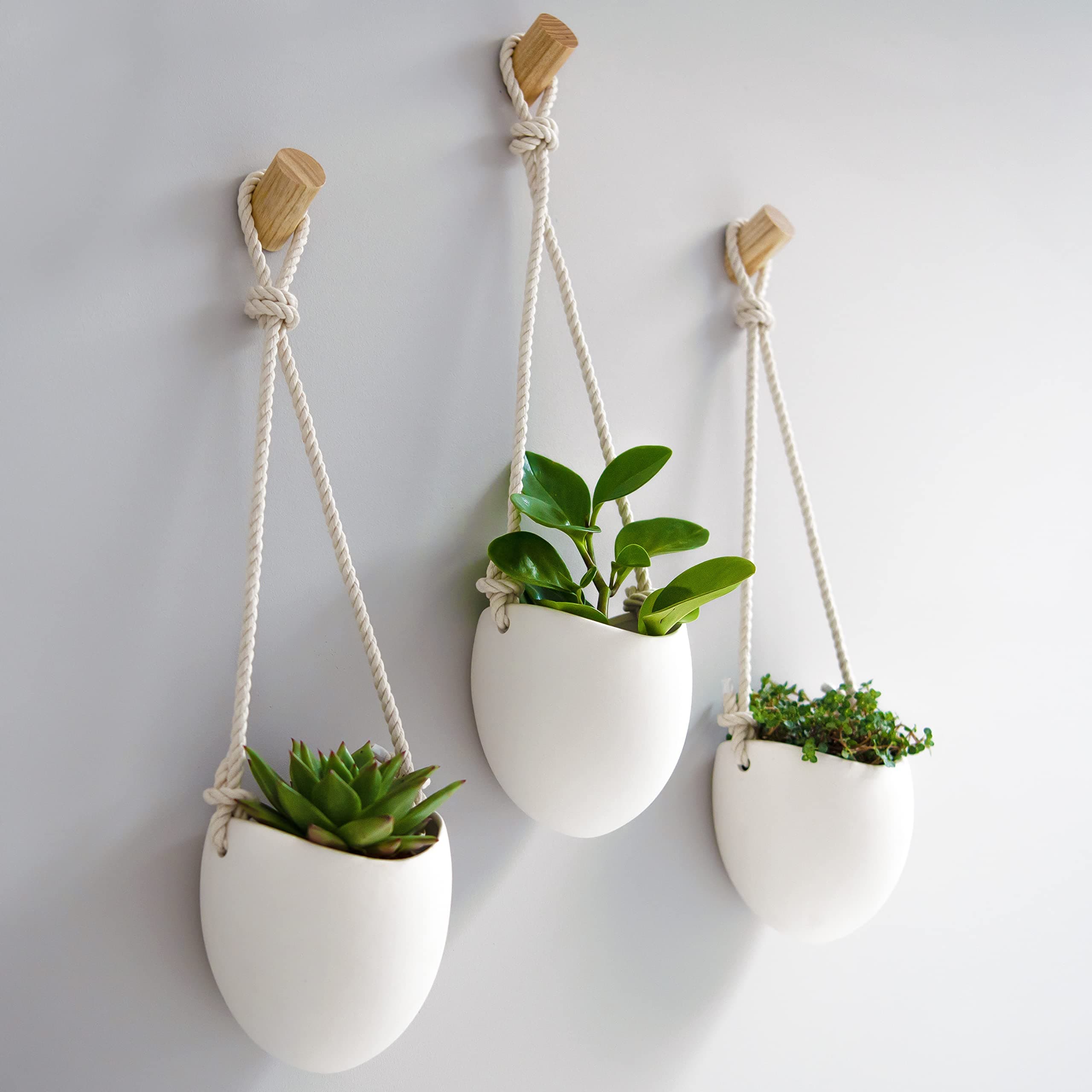 Kazai.® | Porcelain Wall Vases | 3 Piece Set | Including Wooden Hooks | Matte White