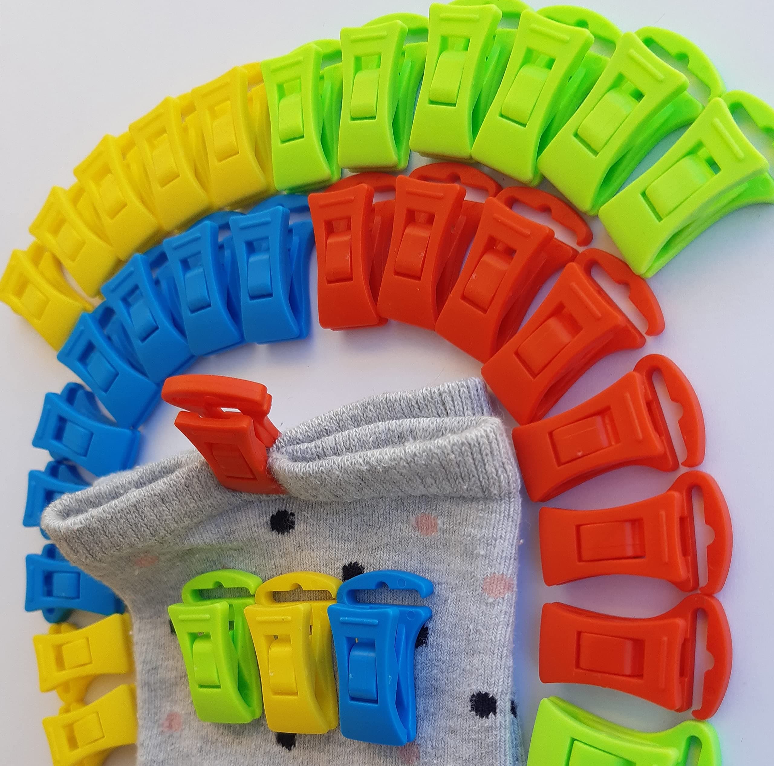 Alcrea 36 x Laundry Clips, Washing Machine Sock Clips with Hook and Drawer with Clips for Socks Positions, No Bending or Pairing, Mini Clothes No Marks DIY Hanger Socks
