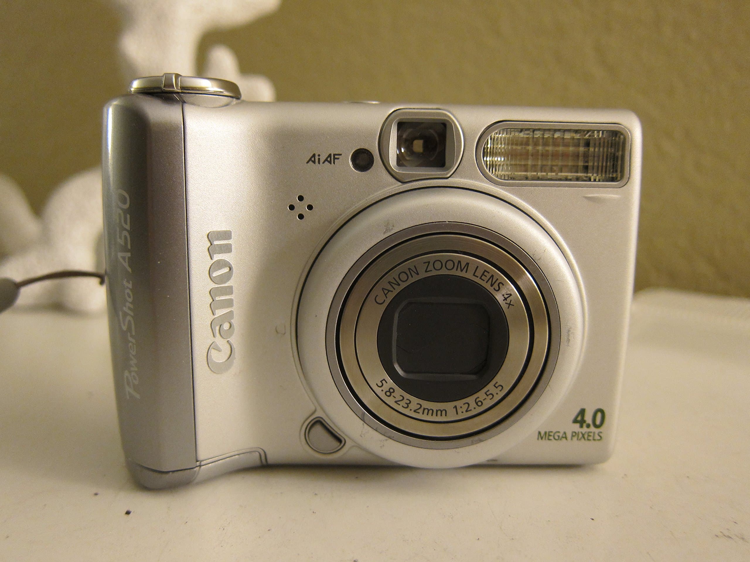 Canon Powershot A520 4MP Digital Camera with 4x Optical Zoom (OLD MODEL)