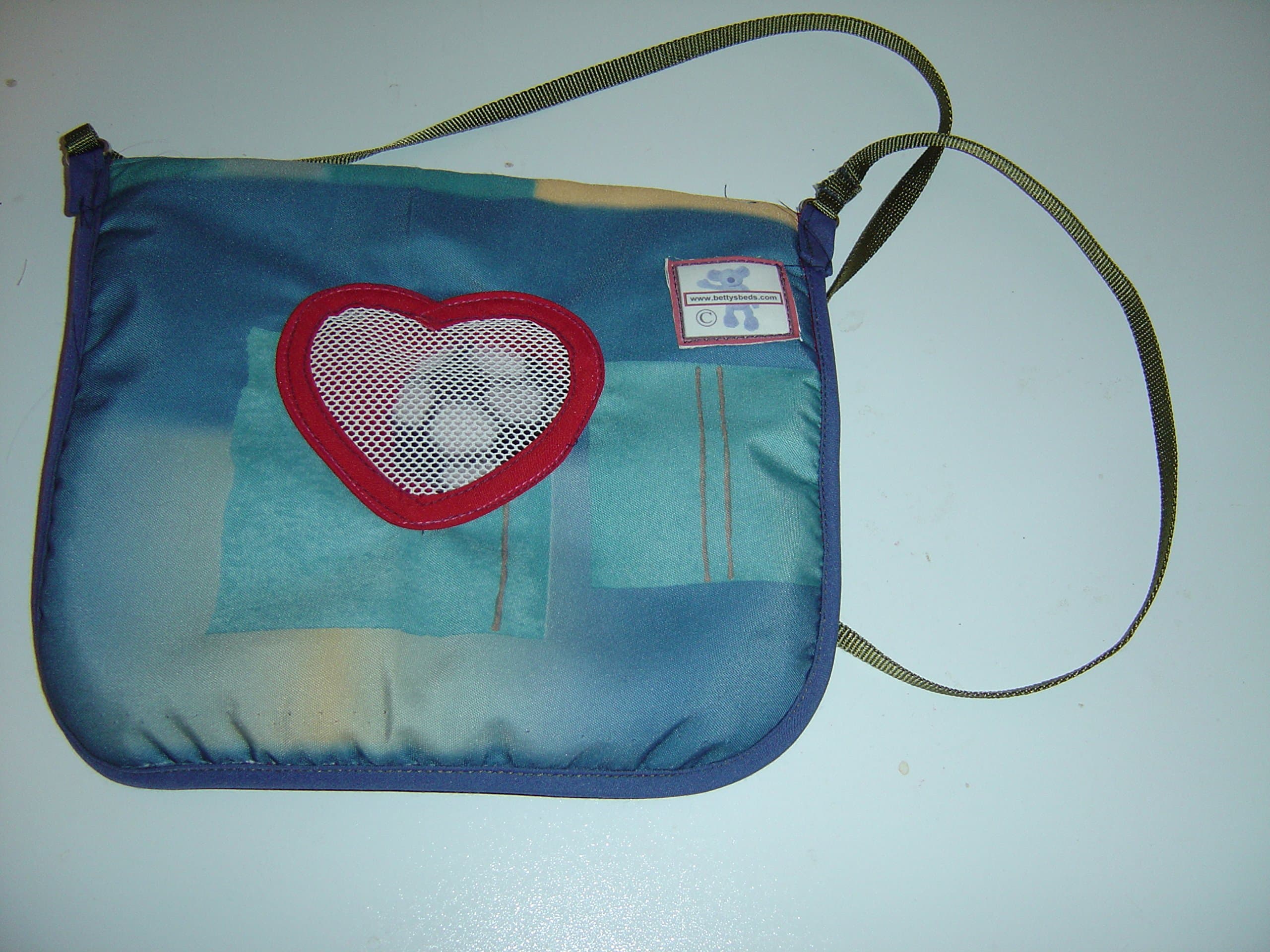 bettysbeds enclosed light weight pouch