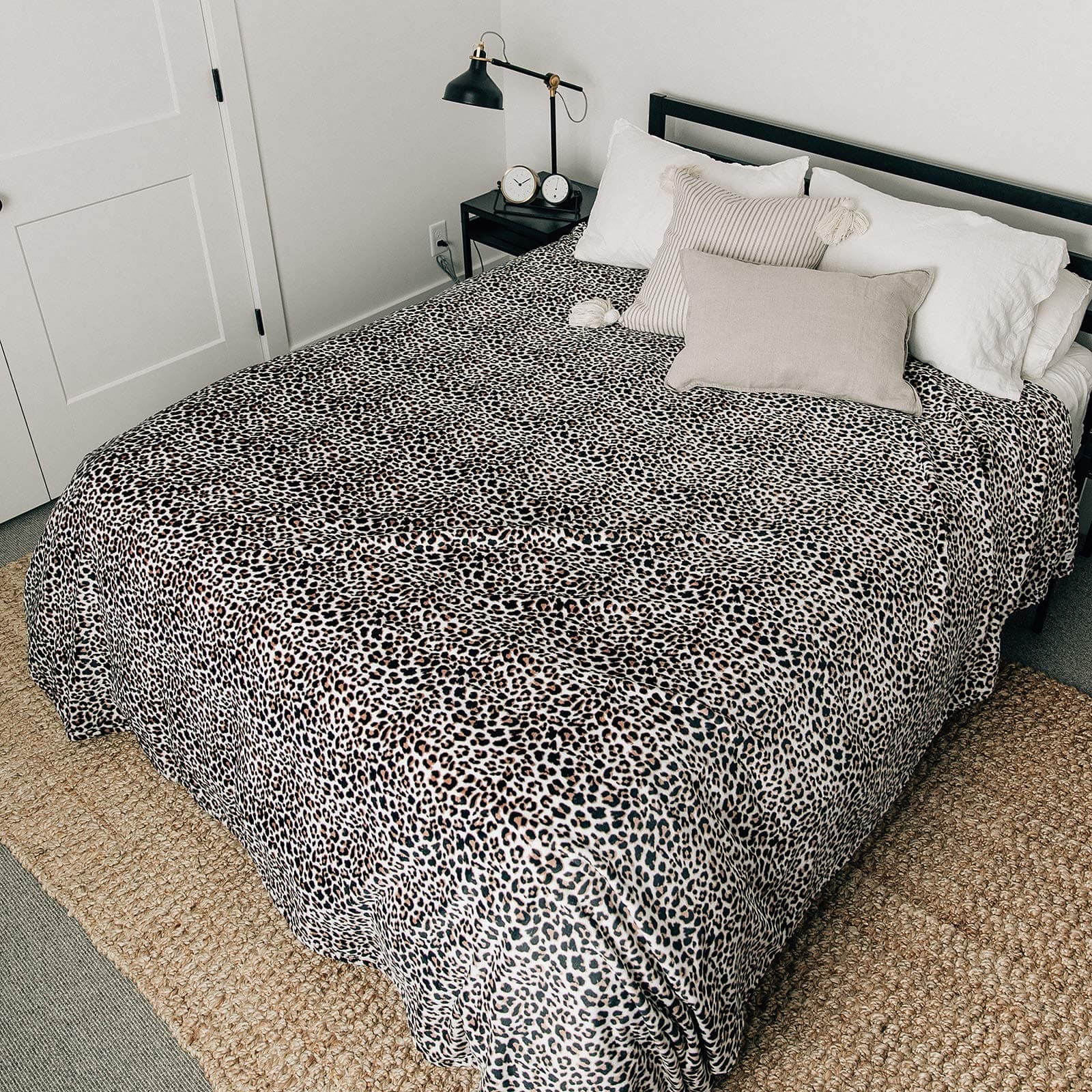 GRACED SOFT LUXURIES Throw Blanket Fleece Minky Microfiber Soft Throw (Leopard, Queen Size 90" x 90")