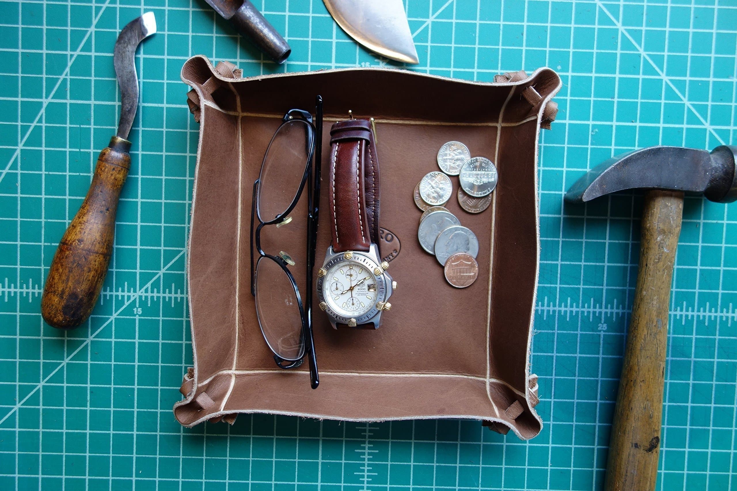 BEAUTIFUL PREMIUM LEATHER VALET TRAY (WALNUT) Exclusively sold on Amazon.