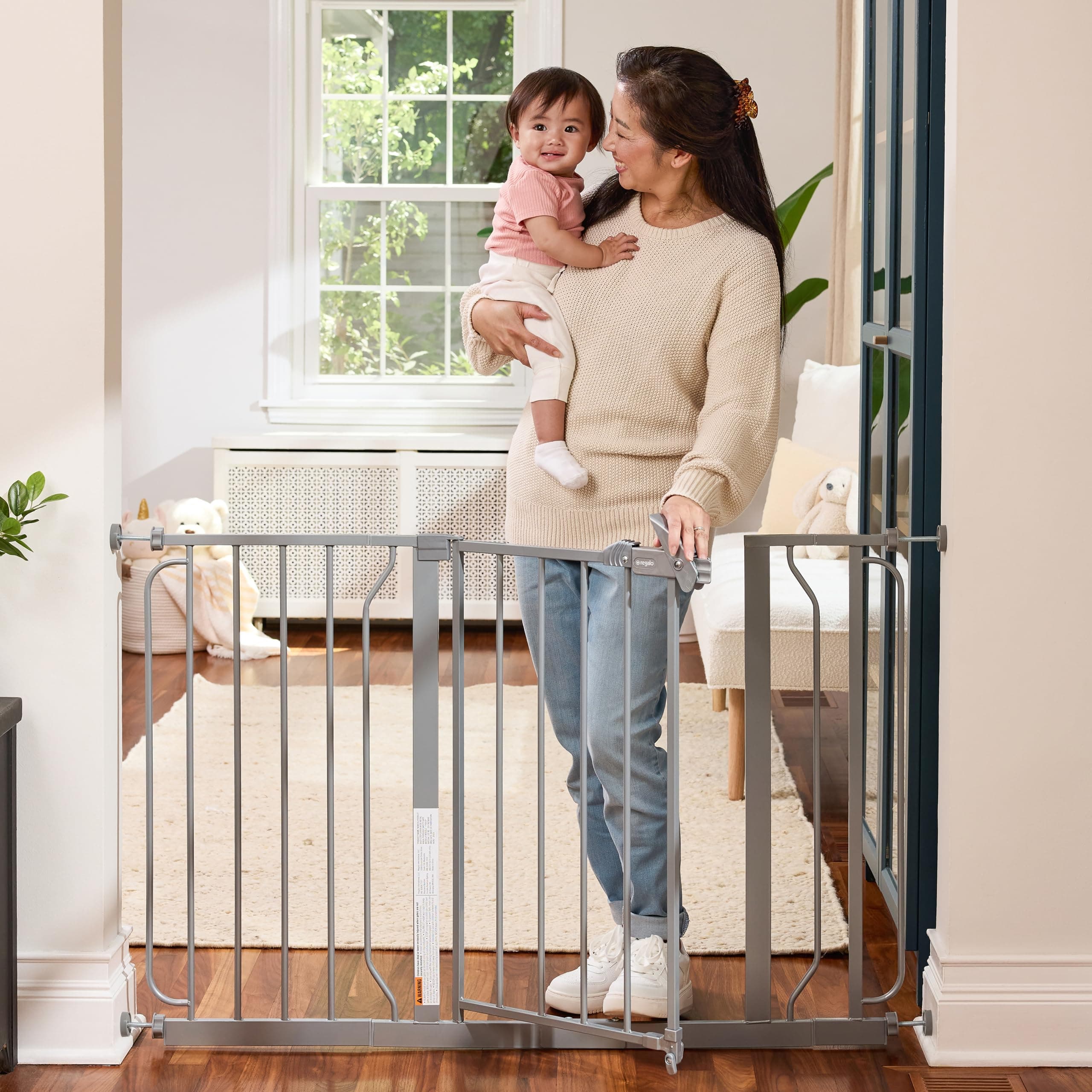 Safety 29-49" Easy Step Extra Wide Baby Gate for Doorways & Bottom of Stairs, Pressure Mounted Safety Gate with Door for Babies, Toddlers & Pets, Platinum