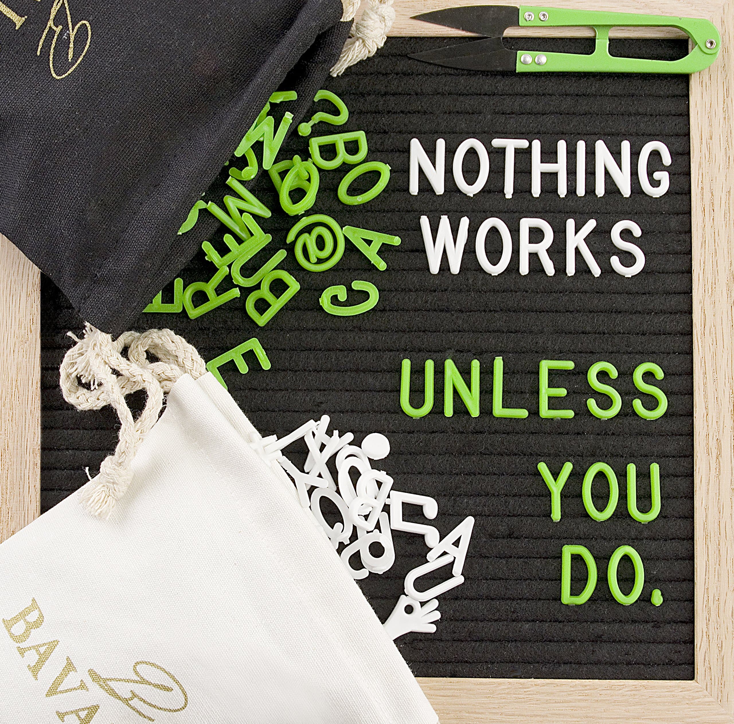 BAVALON Felt Letter Board 10x10 Inches | Changeable Letter Boards Include 712 White & Green Plastic Letters & Oak Frame, Two Canvas Bags, Wall Mounting, eBook, and Scissors | Durable Felt Board.