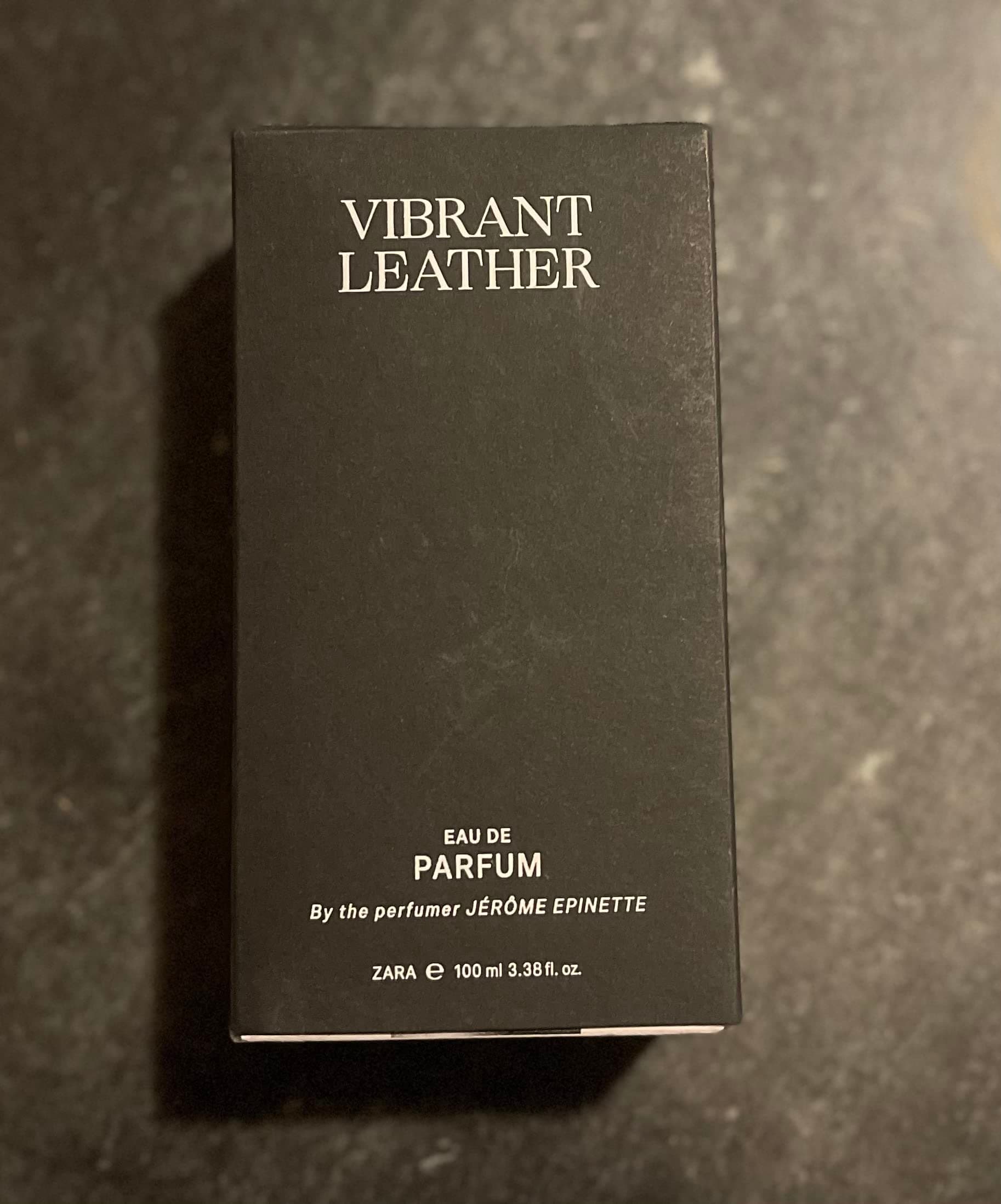 Vibrant Leather Eau De Parfum (2021) 100 ML/ 3.4 FL OZ
